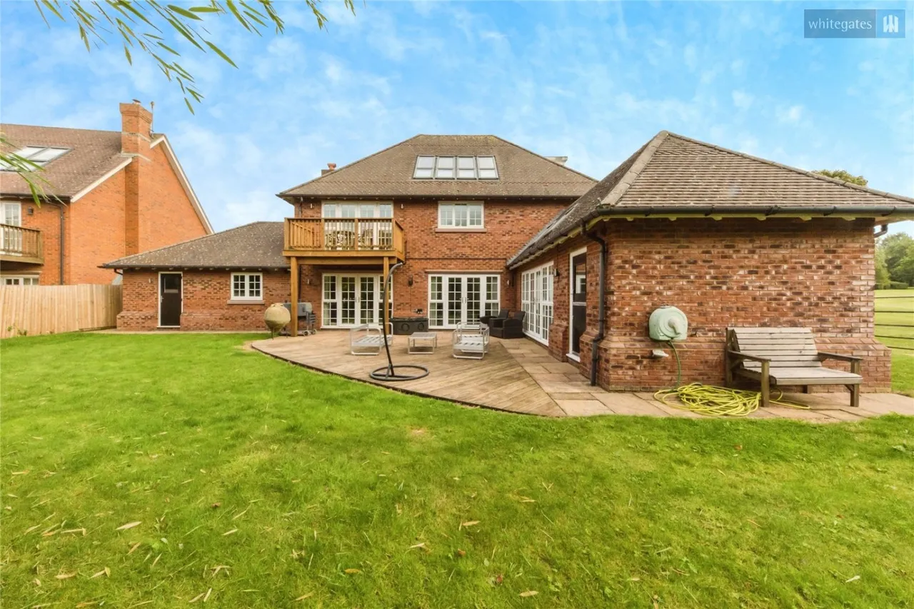 Wychwood Park, Weston, CW2, photo 36