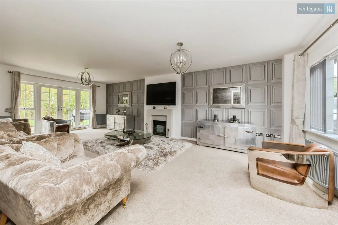 Wychwood Park, Weston, CW2, photo 5