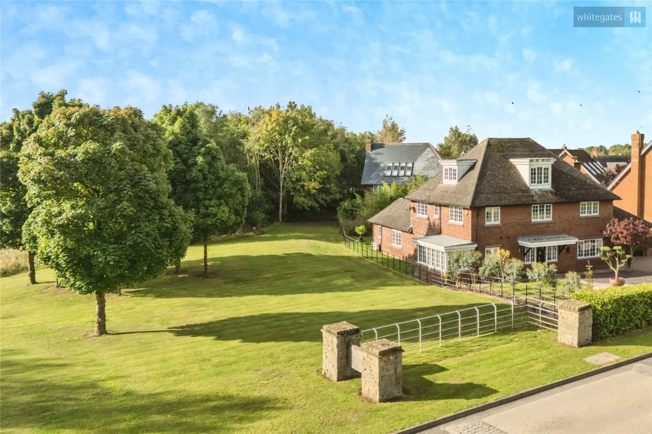 Wychwood Park, Weston, CW2, photo 40