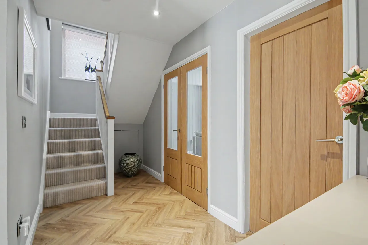 Needlers End Lane, Balsall Common, CV7, photo 6