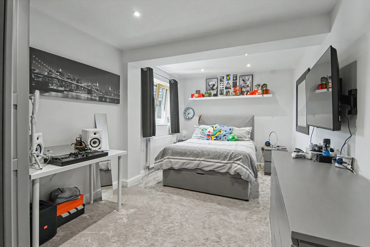 Needlers End Lane, Balsall Common, CV7, photo 34