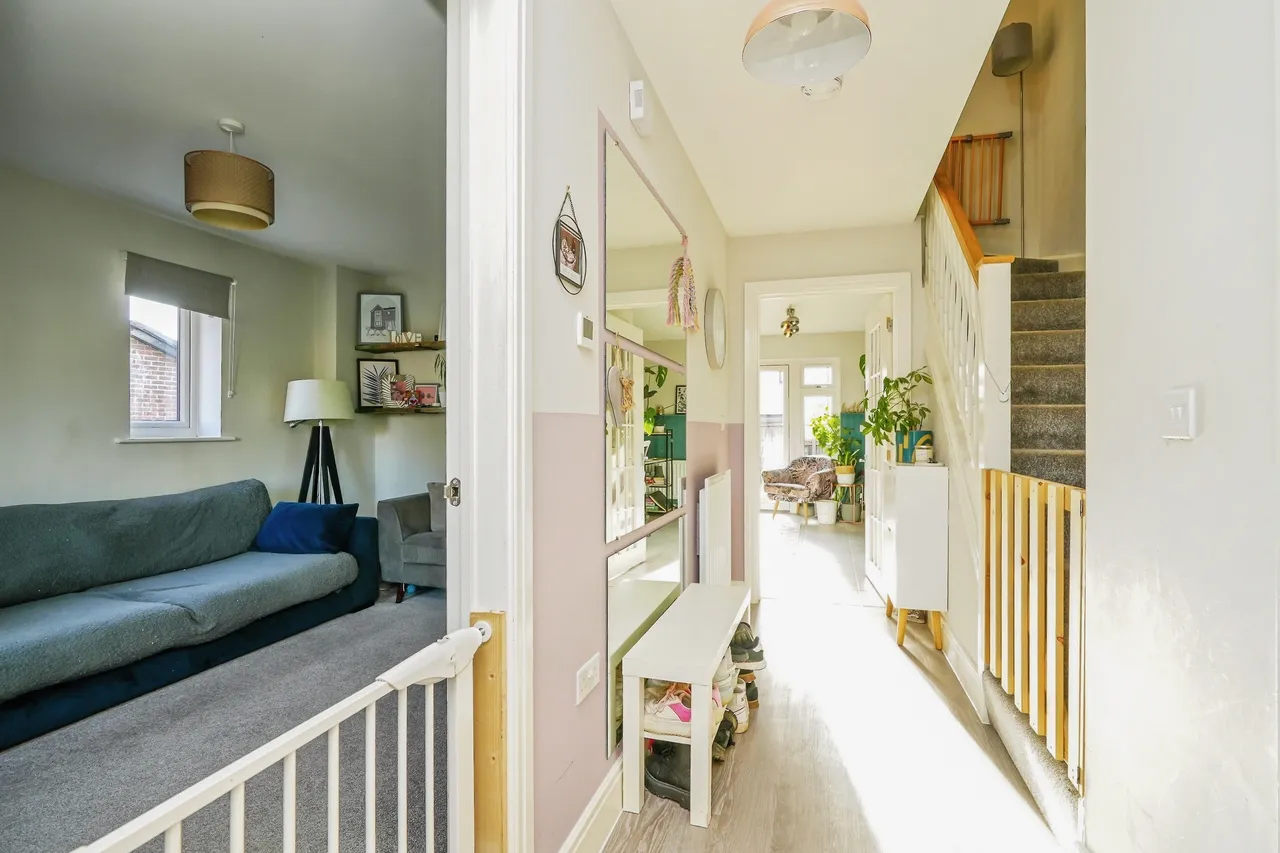Wheatfield Drive, Witney, photo 2