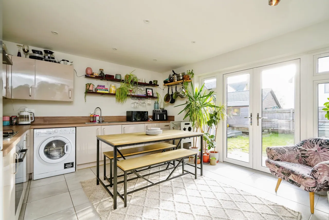 Wheatfield Drive, Witney, photo 6