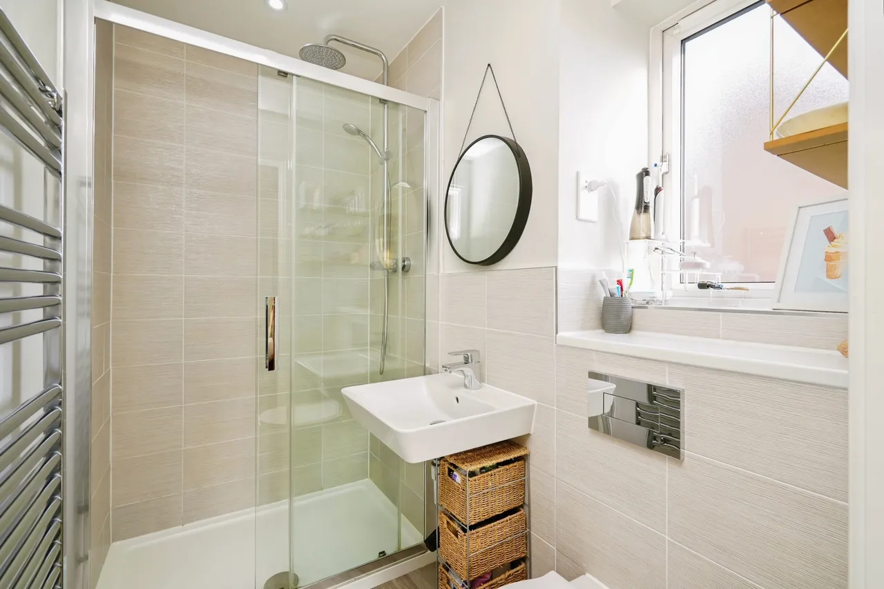 Wheatfield Drive, Witney, photo 11