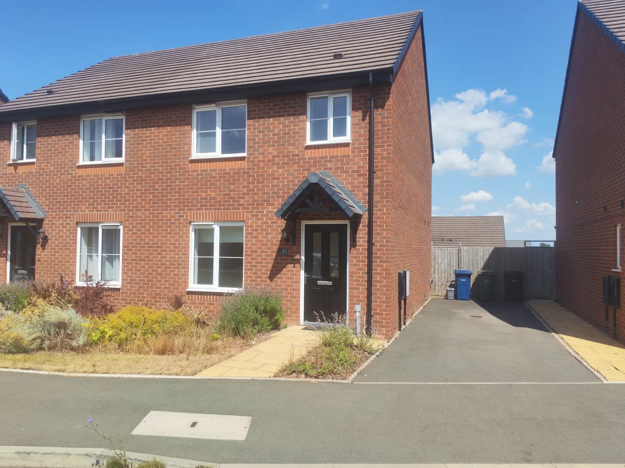3 bed house to rent, Bolsover Drive, Stafford, ST16