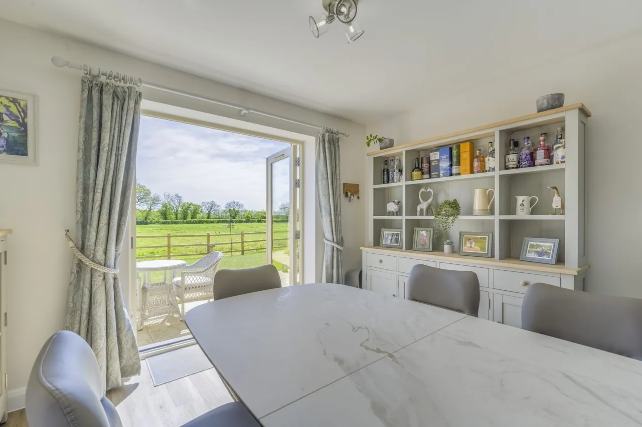 Rooktree Farm Court, Down Ampney, GL7, photo 11