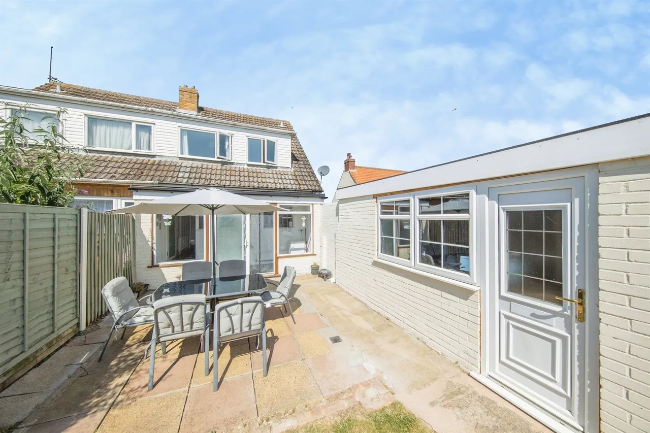 Victoria Avenue, Kirby-le-Soken, CO13, photo 16