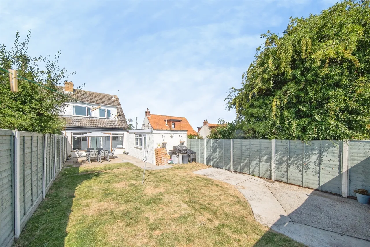 Victoria Avenue, Kirby-le-Soken, CO13, photo 17