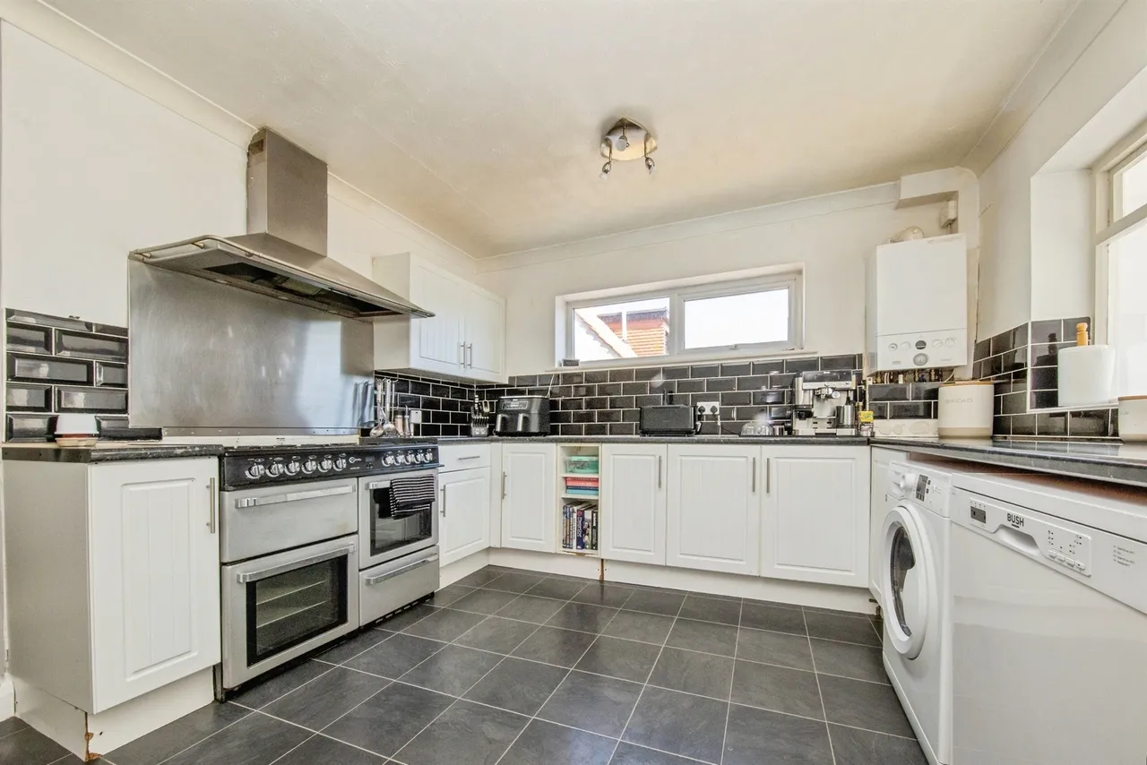 Victoria Avenue, Kirby-le-Soken, CO13, photo 4