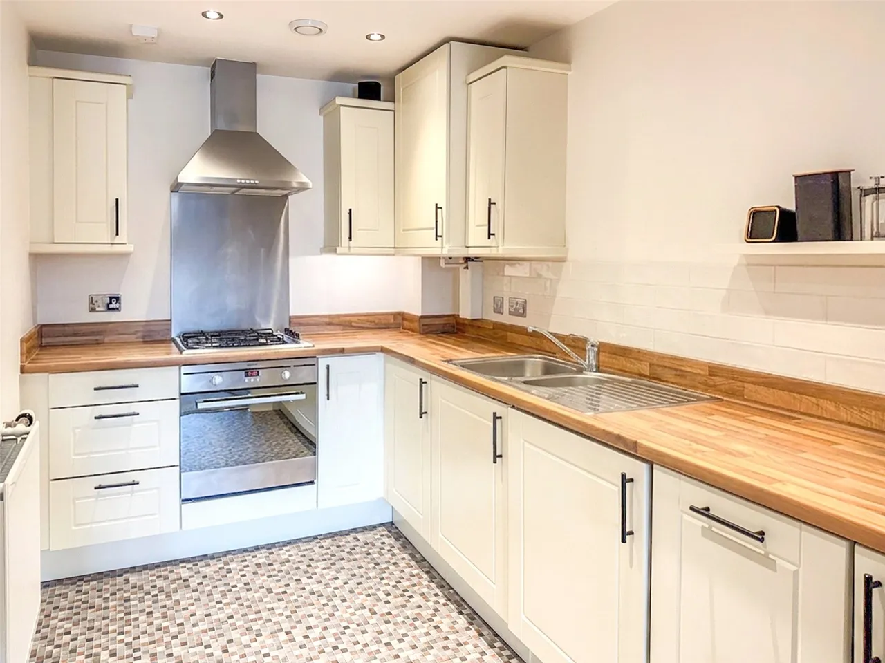 Coppice Square, Aldershot, Hampshire, GU12 4GD, photo 3