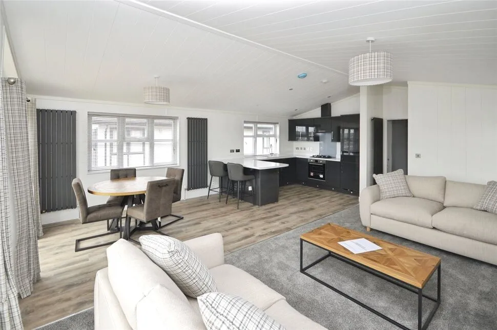 2 bed property for sale — Shore Drive, Hoo, Kent, ME3