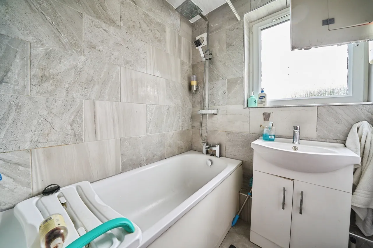 Hatfield Road, London, E15, photo 9