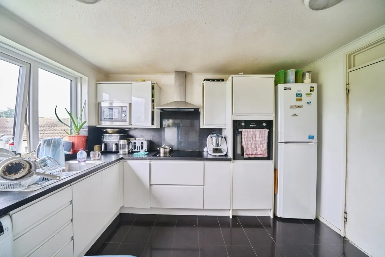 Hatfield Road, London, E15, photo 3