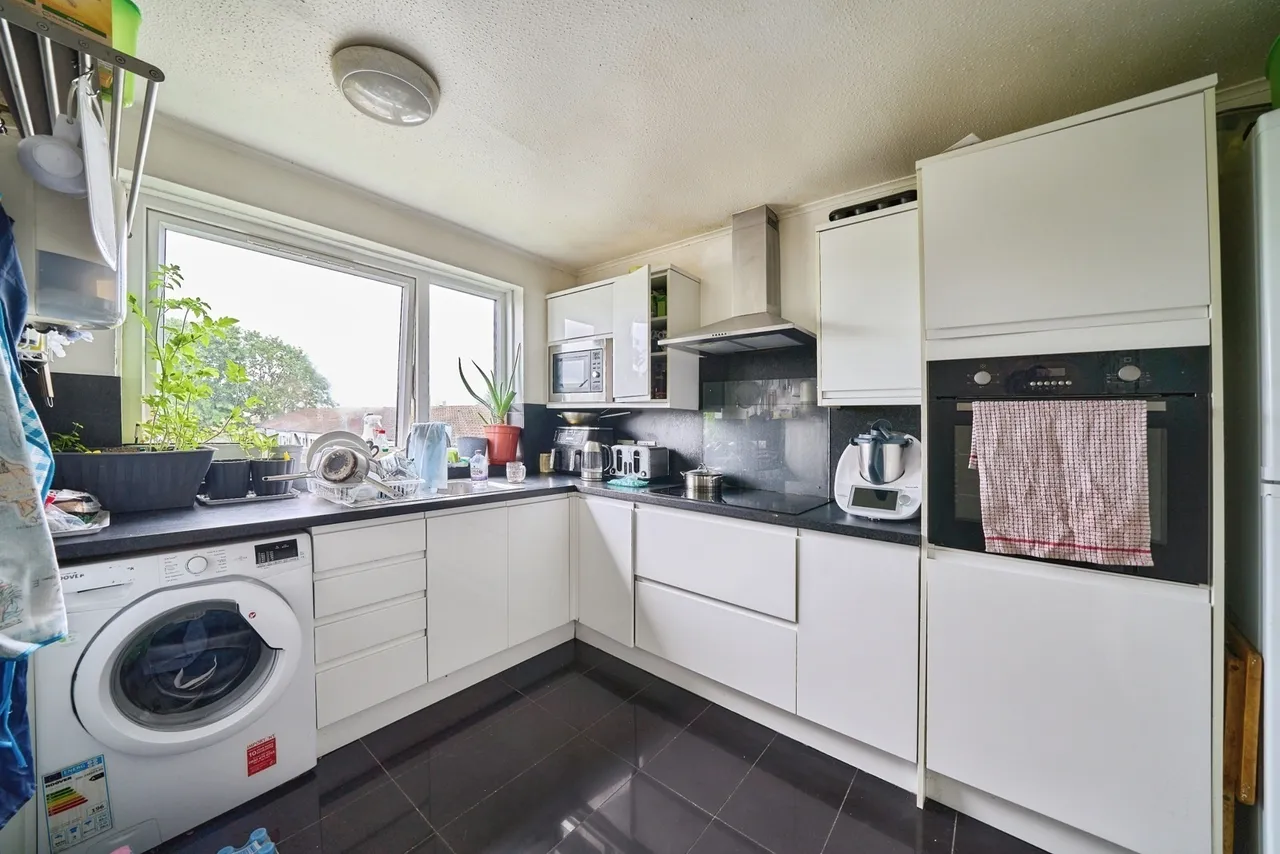 Hatfield Road, London, E15, photo 4