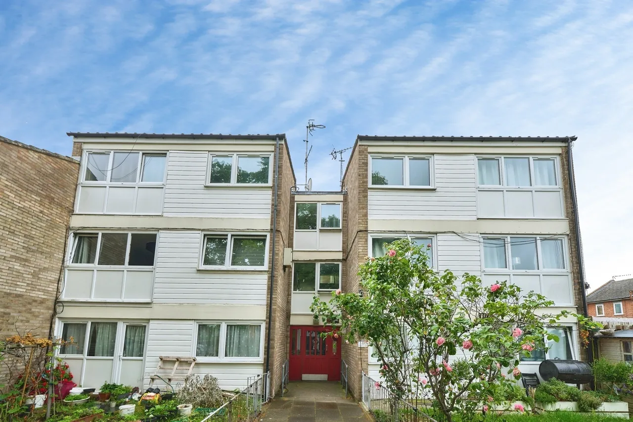 Hatfield Road, London, E15, photo 13