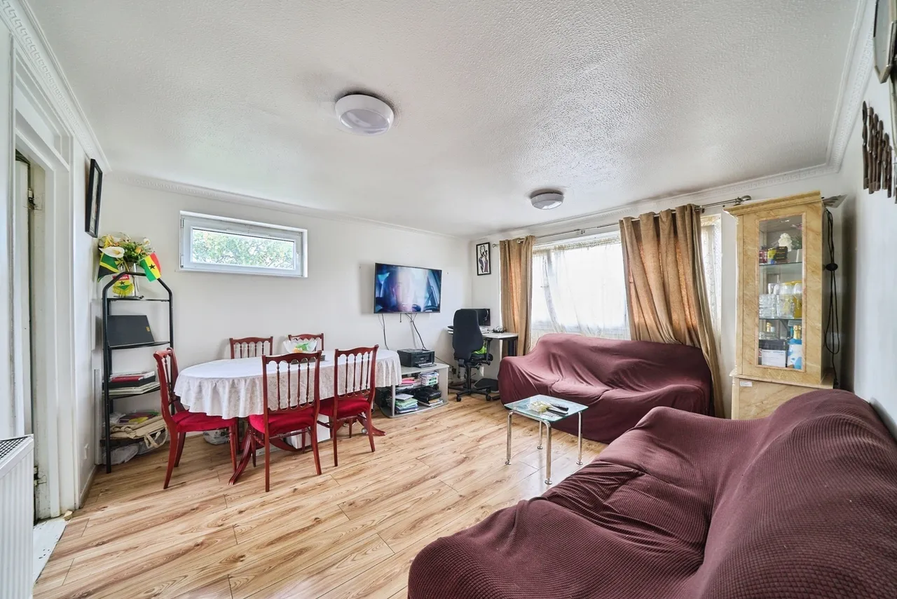 Hatfield Road, London, E15, photo 5