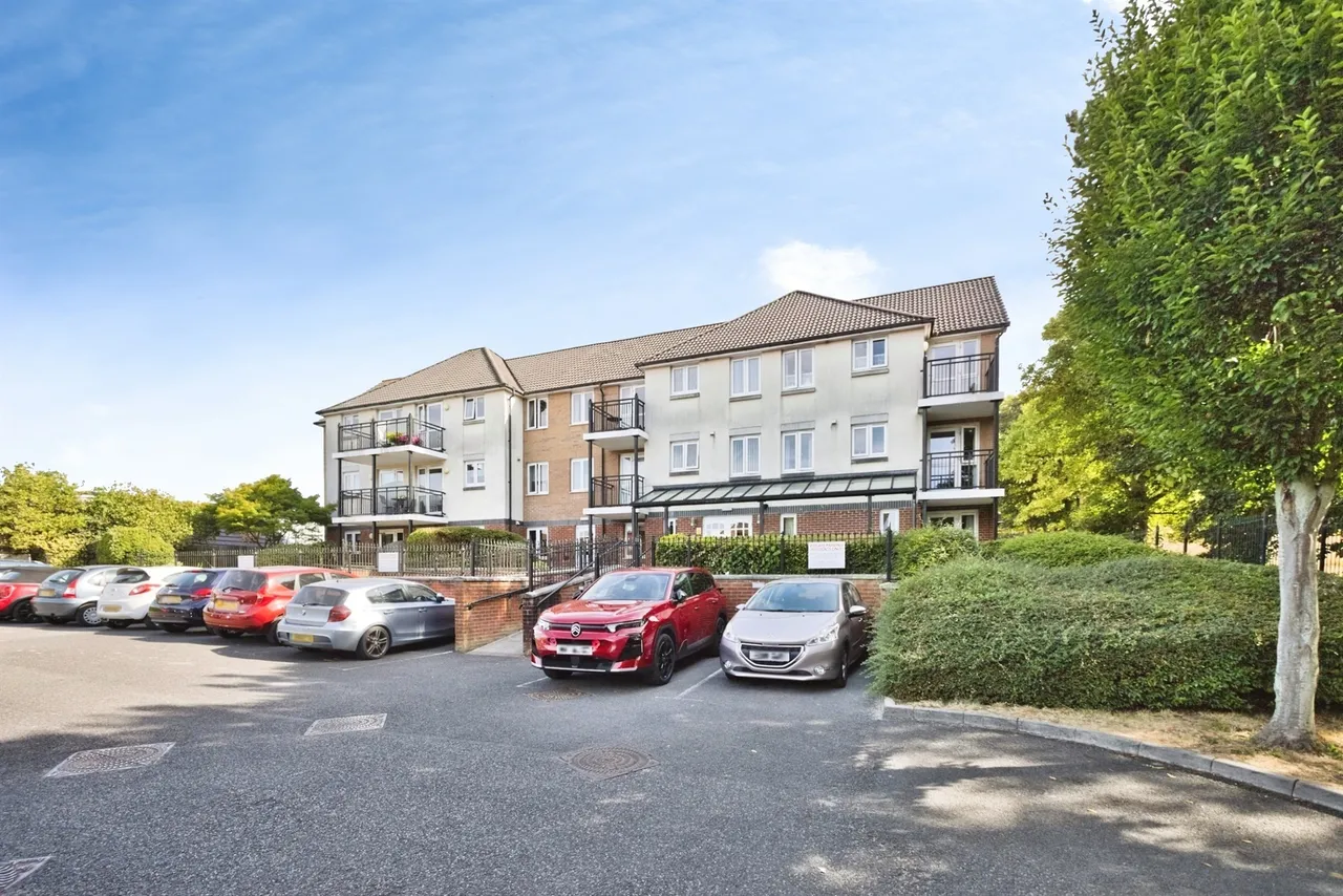 1 bed flat for sale, Wyndham Court, Yeovil, BA21
