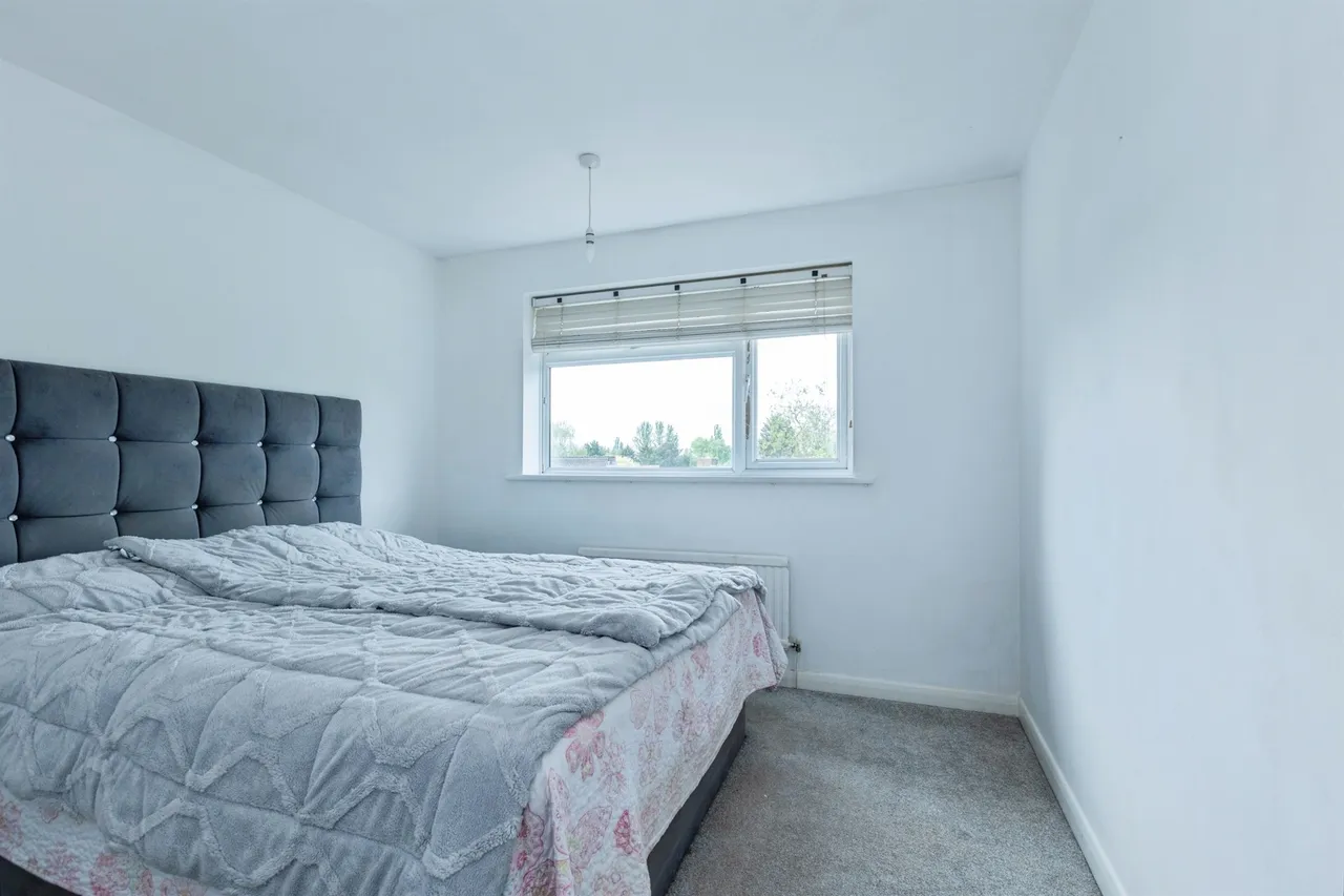 Walnut Grove, Glen Parva, LE2, photo 9
