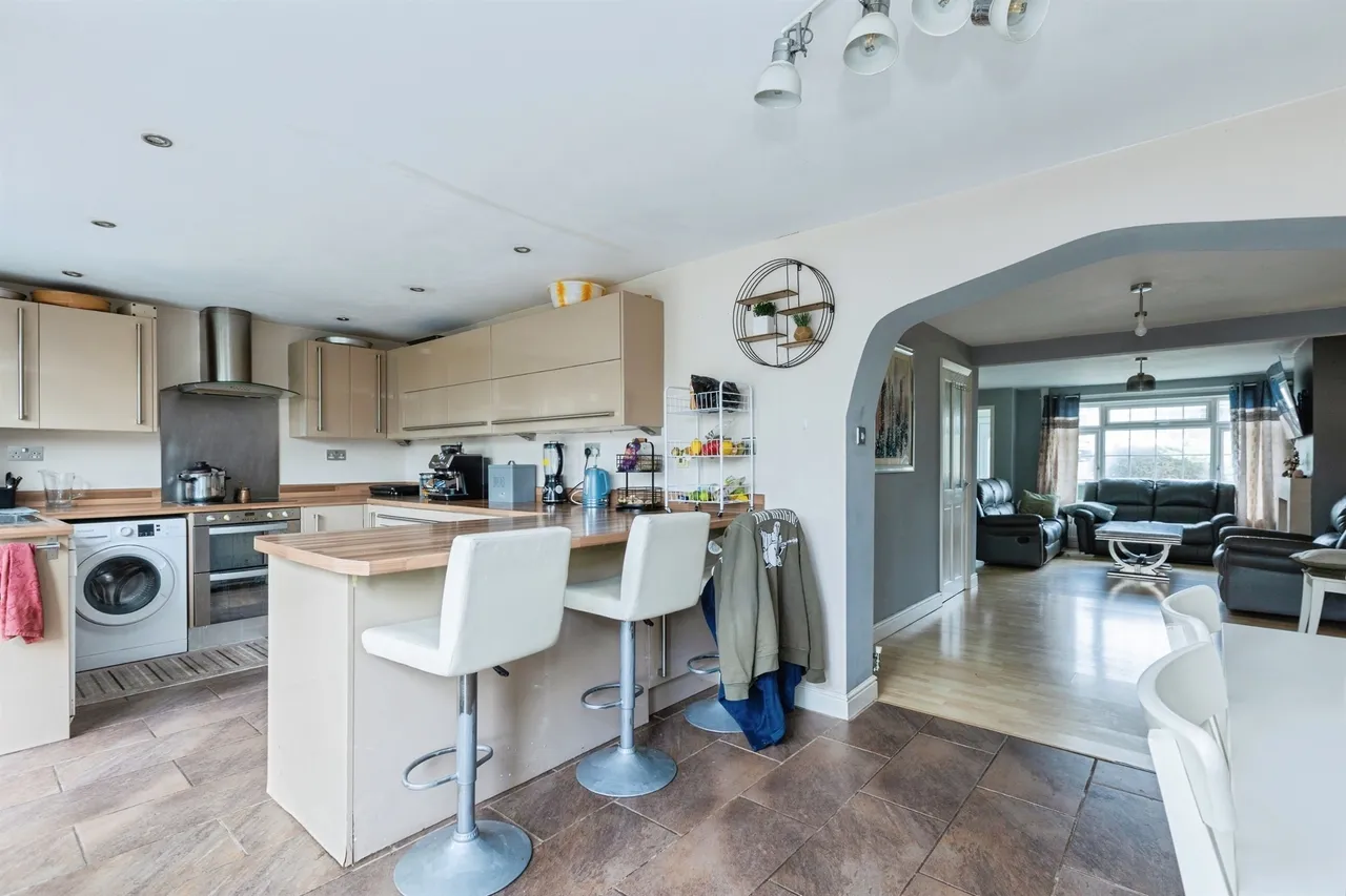 Walnut Grove, Glen Parva, LE2, photo 10