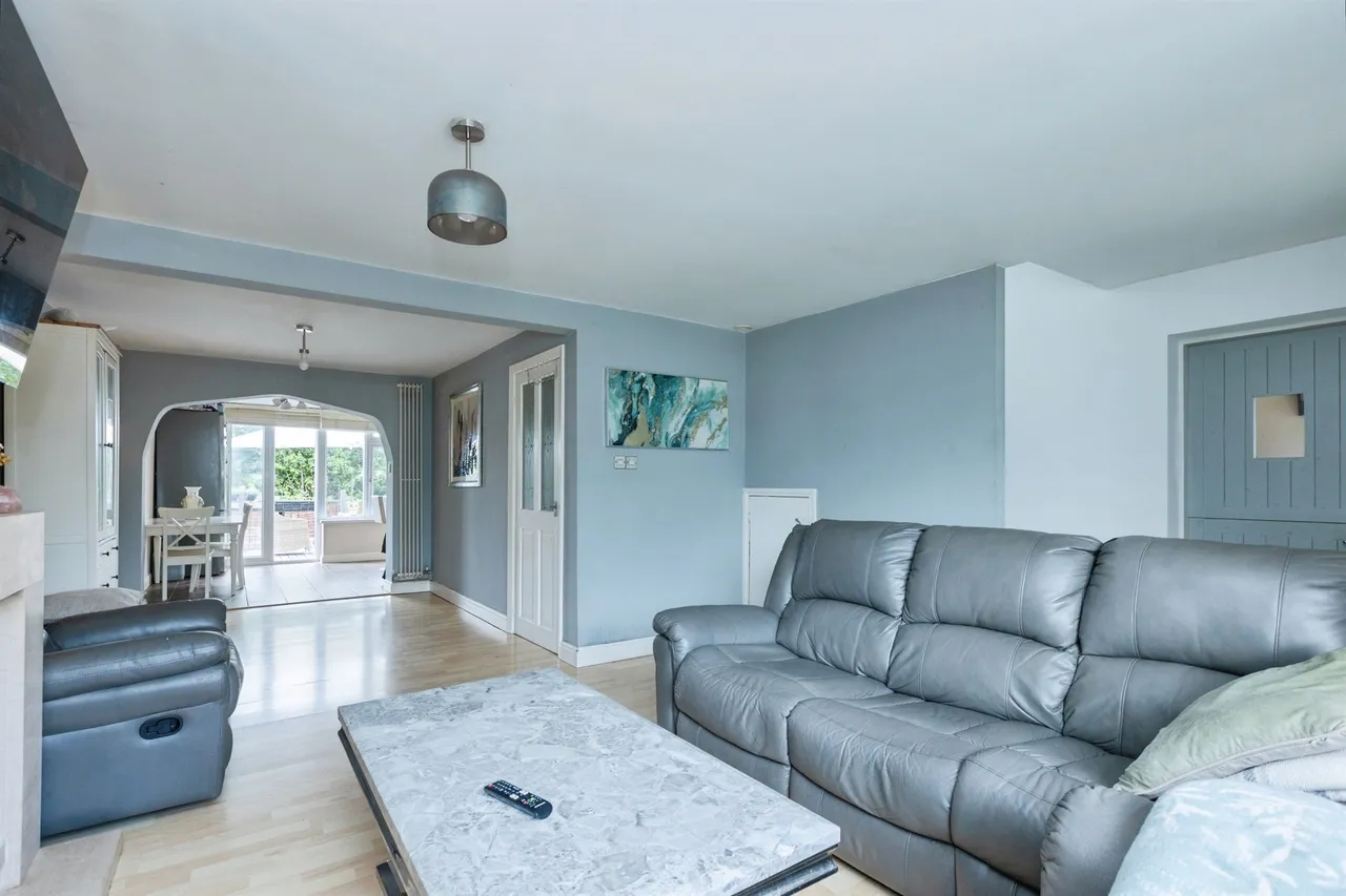 Walnut Grove, Glen Parva, LE2, photo 2