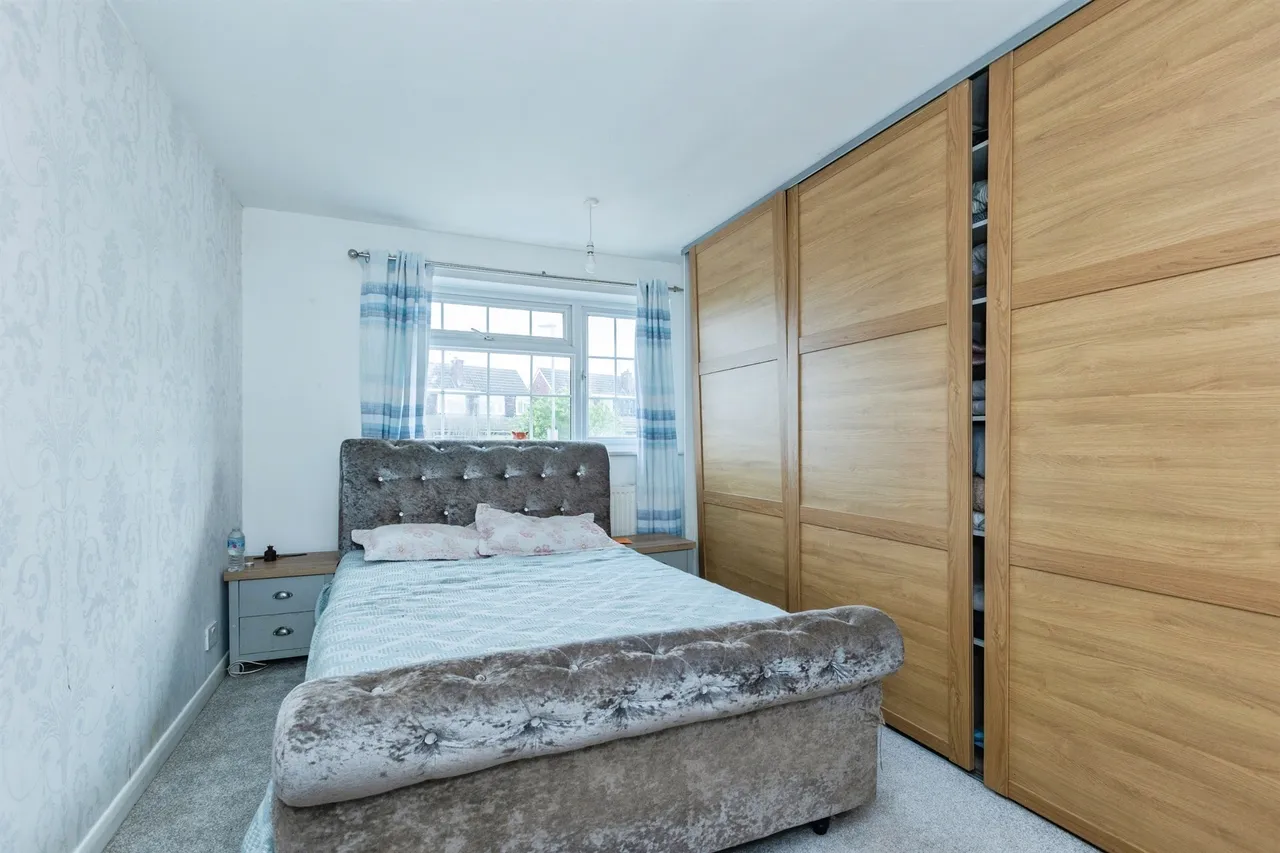 Walnut Grove, Glen Parva, LE2, photo 4