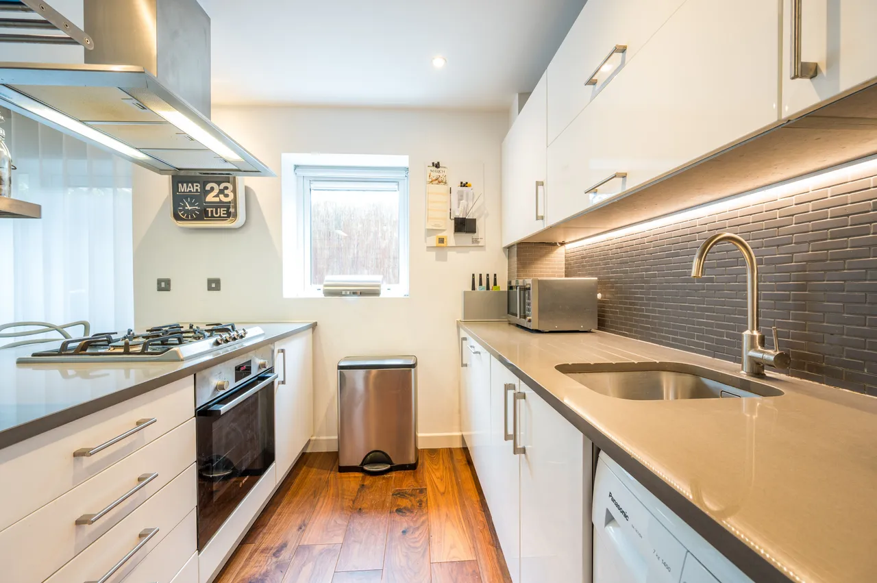 Flat 1, 58 Goldsmiths Row, London, photo 4