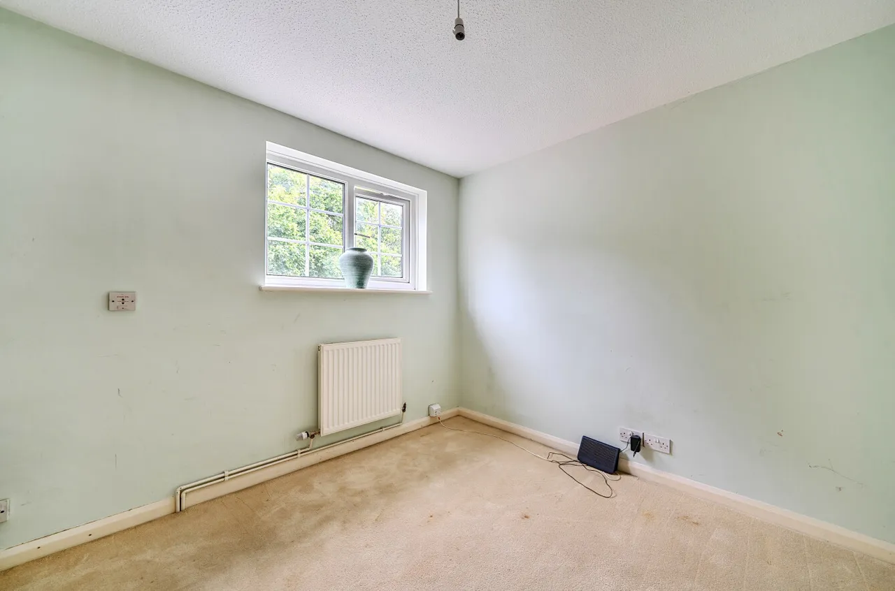 Estcots Drive, East Grinstead, West Sussex, RH19 3DB, photo 10
