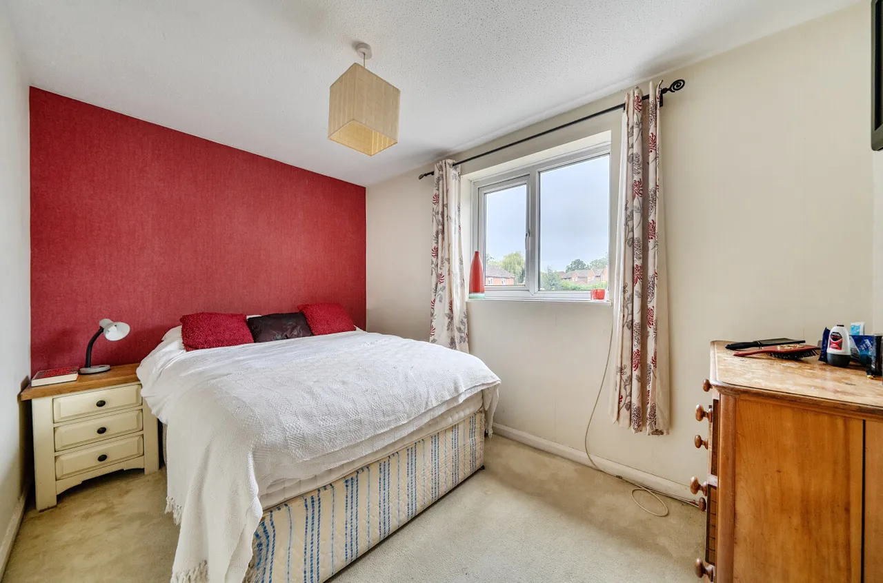 Estcots Drive, East Grinstead, West Sussex, RH19 3DB, photo 7