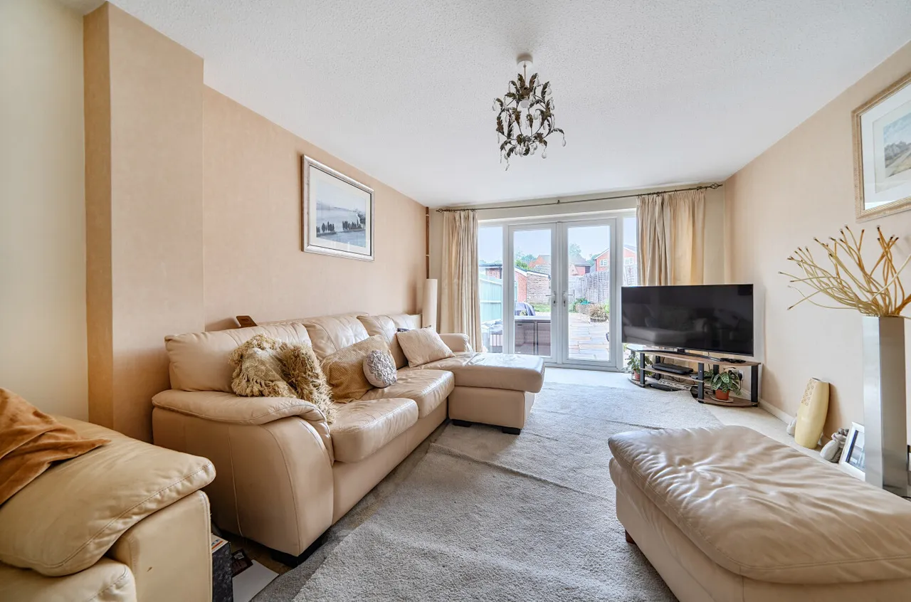 Estcots Drive, East Grinstead, West Sussex, RH19 3DB, photo 17