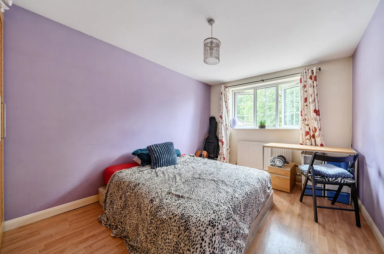 Estcots Drive, East Grinstead, West Sussex, RH19 3DB, photo 5