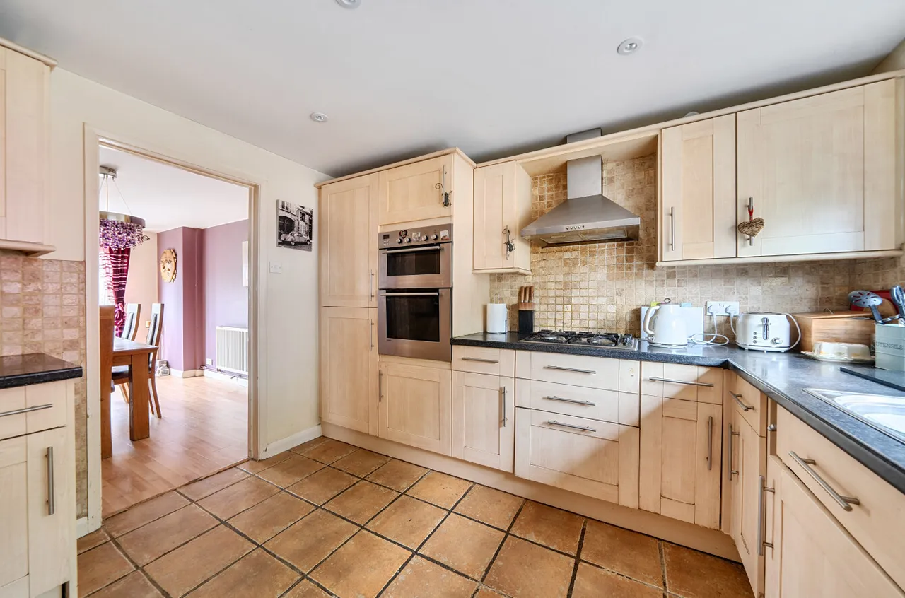 Estcots Drive, East Grinstead, West Sussex, RH19 3DB, photo 14