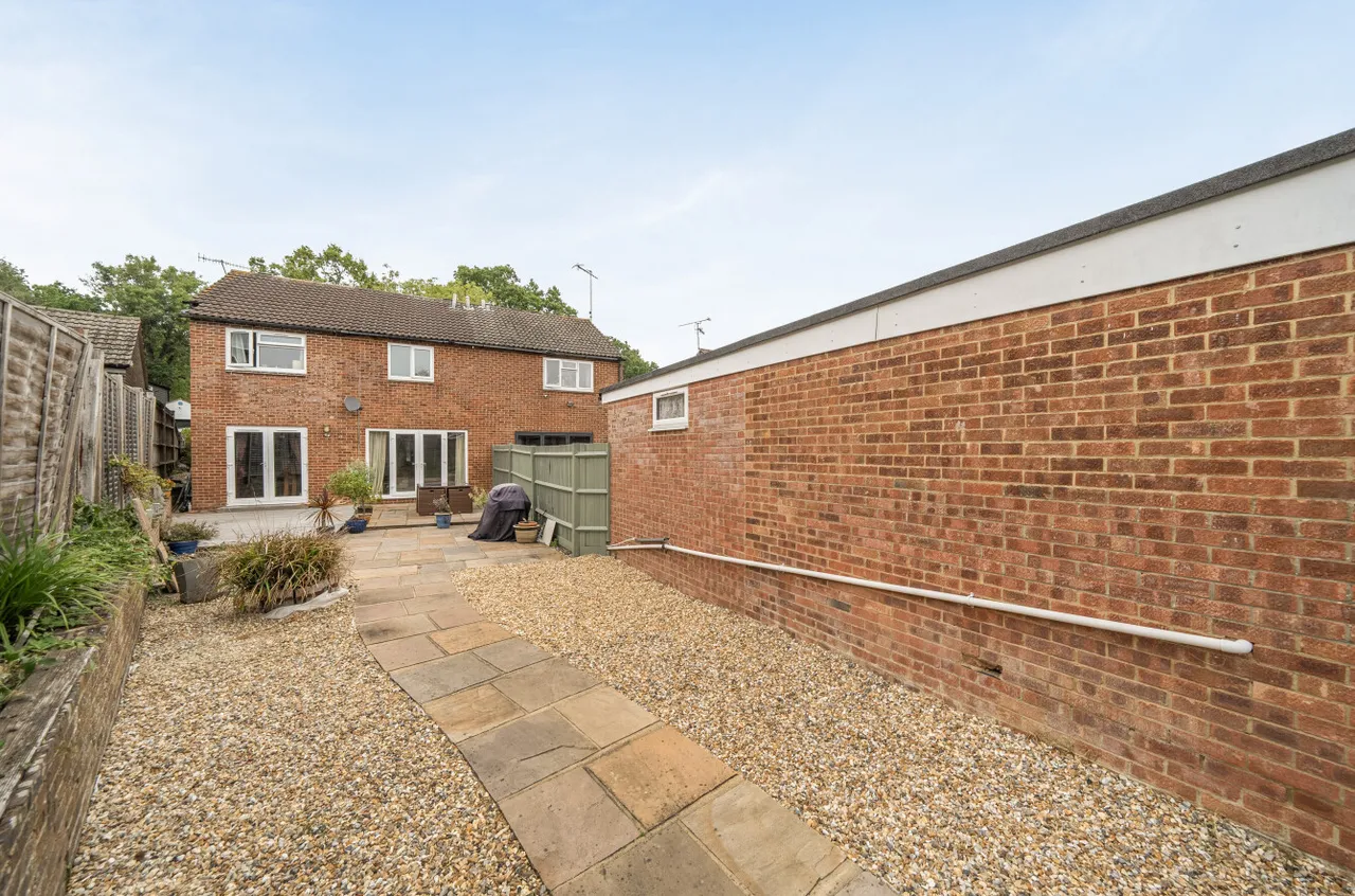 Estcots Drive, East Grinstead, West Sussex, RH19 3DB, photo 21