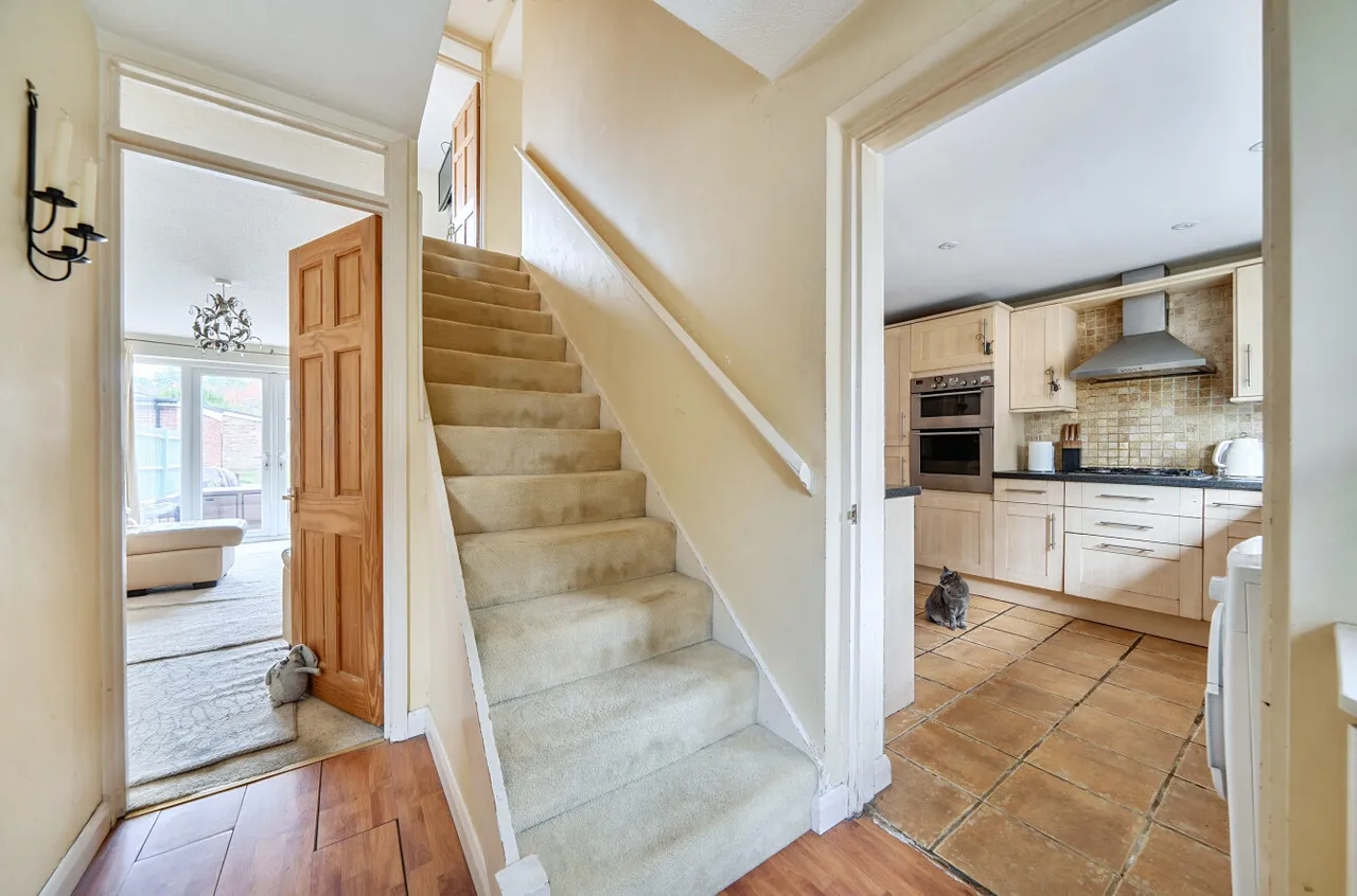 Estcots Drive, East Grinstead, West Sussex, RH19 3DB, photo 15
