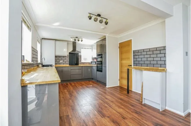 Gainsborough Way, Stanley, Wakefield, photo 10