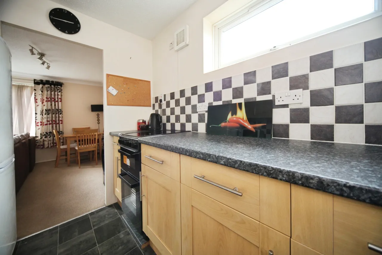 Seaford Close, Luton, LU2, photo 8