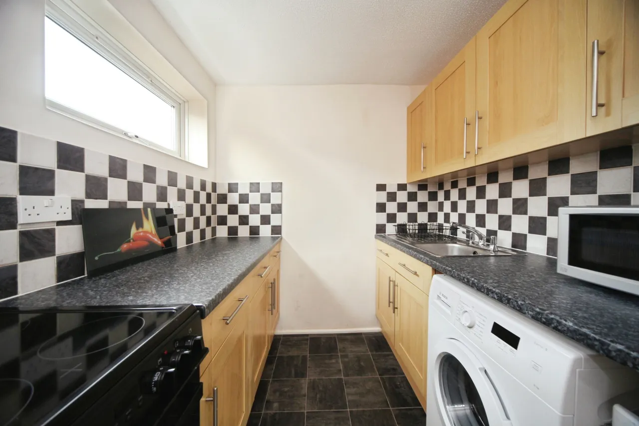 Seaford Close, Luton, LU2, photo 9