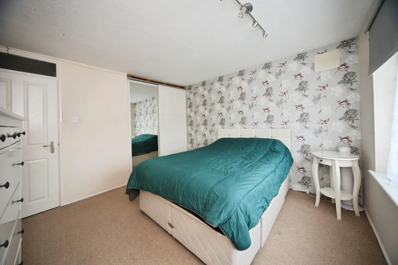Seaford Close, Luton, LU2, photo 18
