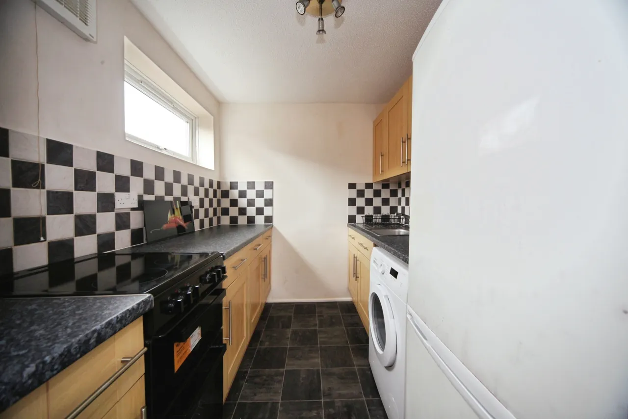 Seaford Close, Luton, LU2, photo 10