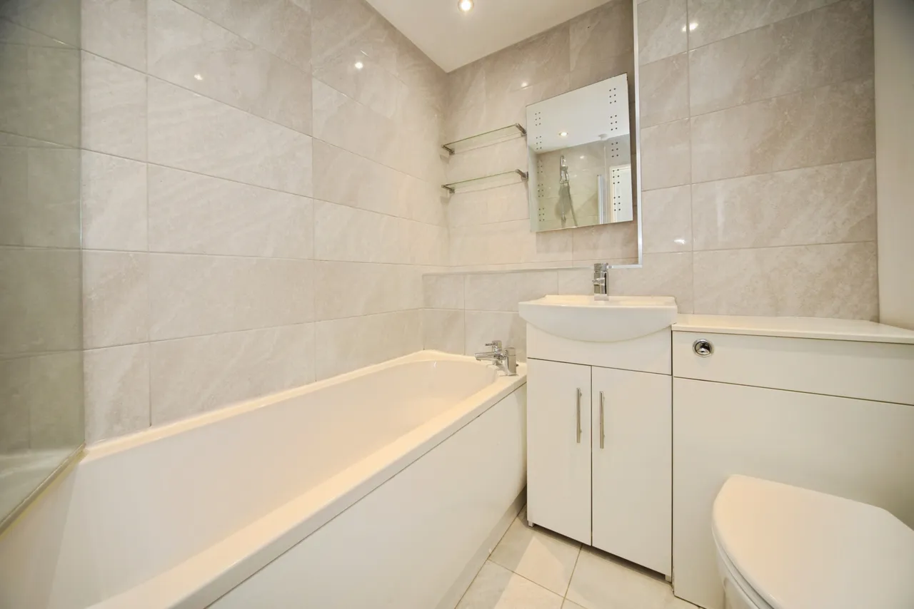 Seaford Close, Luton, LU2, photo 16