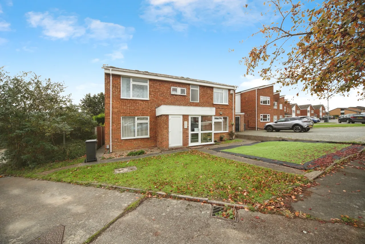 Seaford Close, Luton, LU2, photo 19