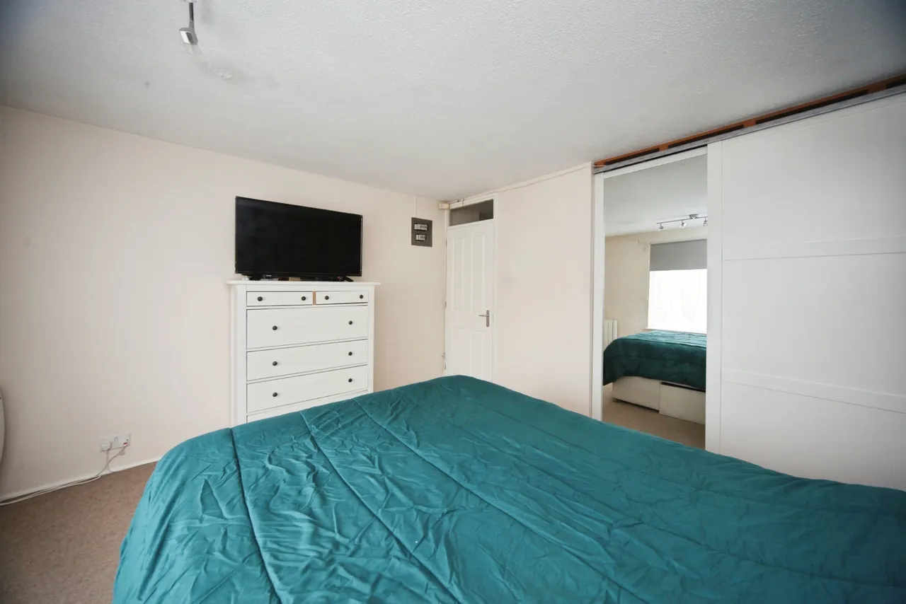 Seaford Close, Luton, LU2, photo 17
