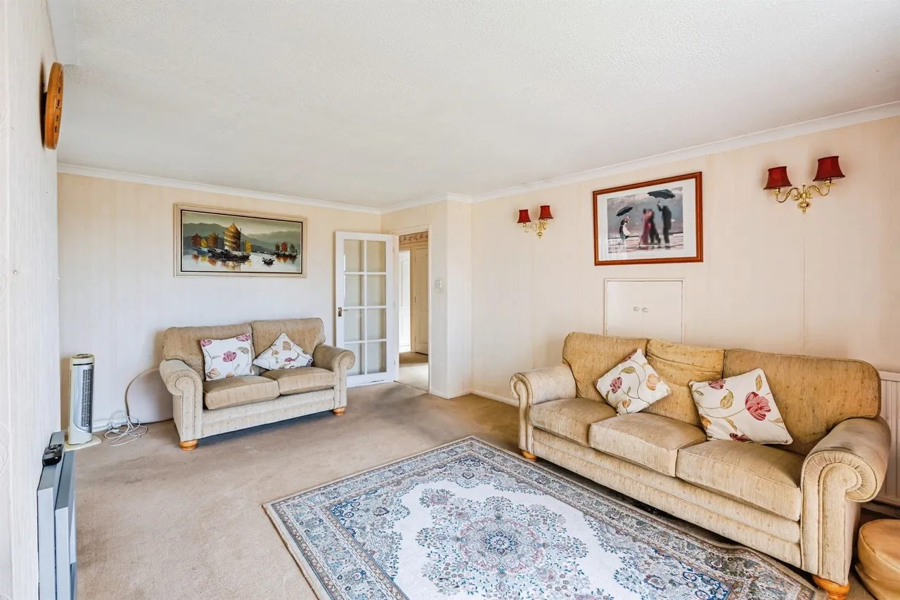 Gleneagles Close, Seaford, BN25, photo 3