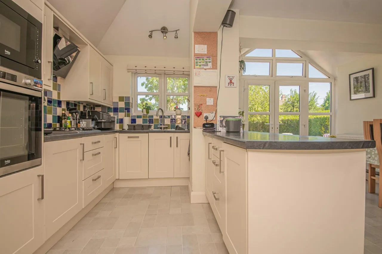 Lower Moors Road, Colden Common, Winchester, SO21 1SG, photo 2