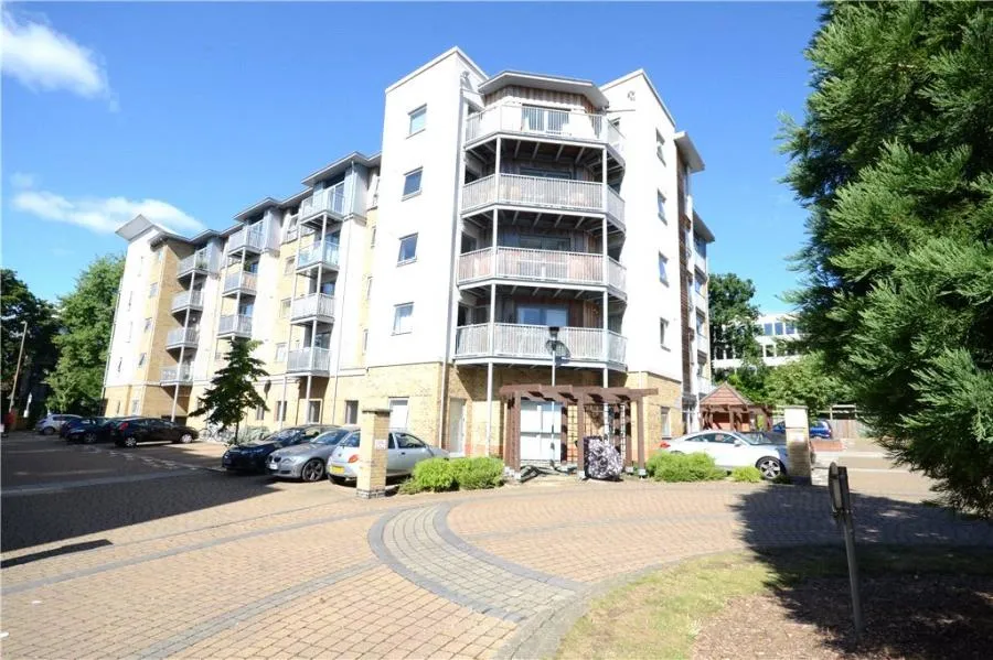 Coombe Way, Farnborough, GU14, photo 8