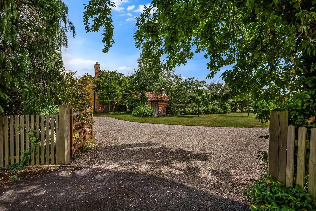 Belchamp Walter Road, Borley, CO10, photo 19