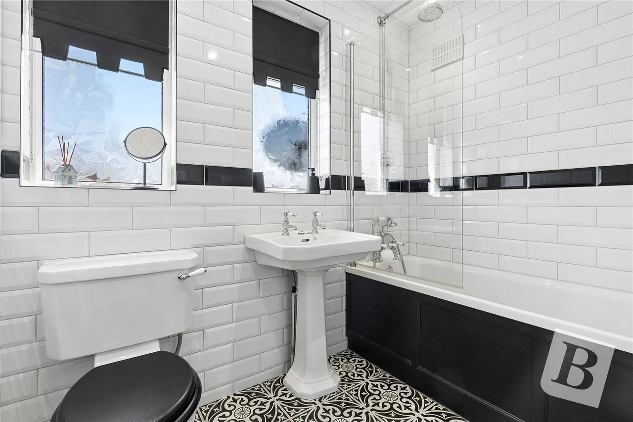 Tweed Way, Rise Park, RM1, photo 4
