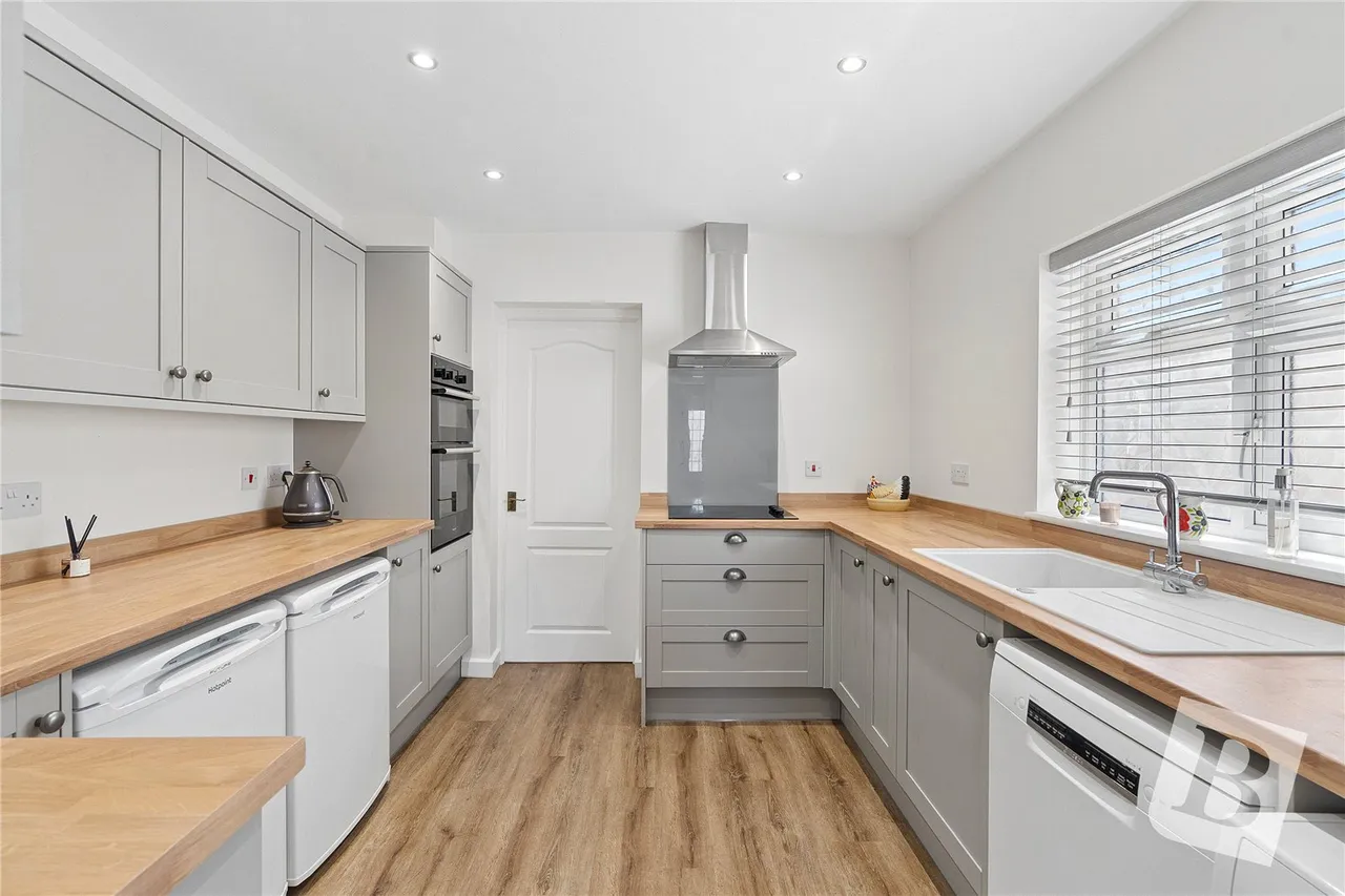 Tweed Way, Rise Park, RM1, photo 2