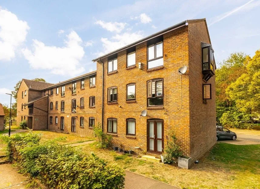 2 bed flat for sale, Anstice Close, Chiswick, W4