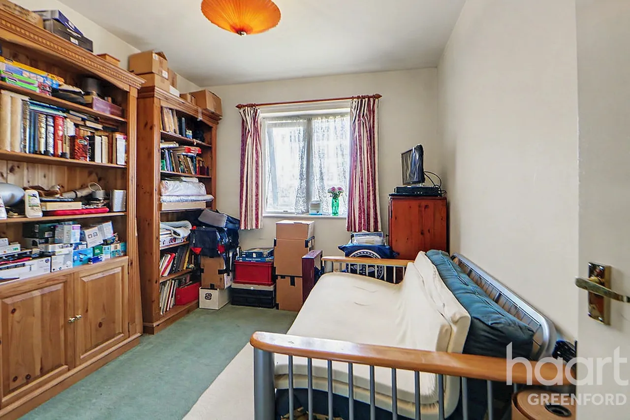 Oldfield Lane North, Greenford, UB6, photo 3