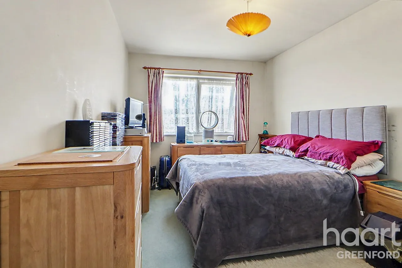 Oldfield Lane North, Greenford, UB6, photo 2